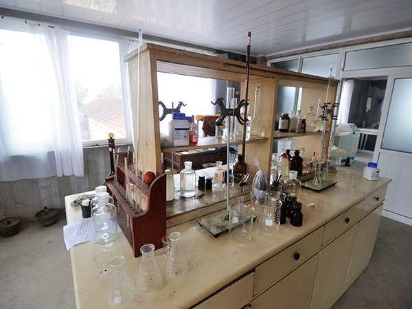 化驗室設（shè）備