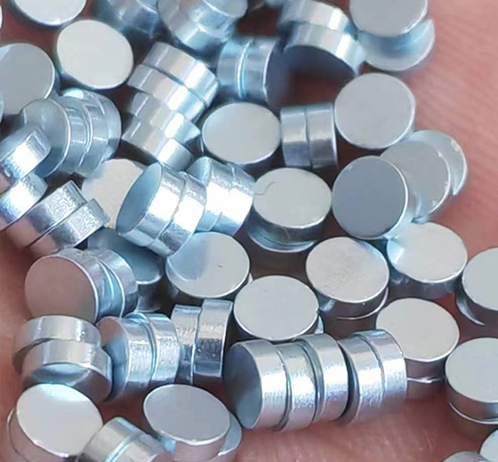 汝鐵硼磁鐵（tiě）電鍍鋅封